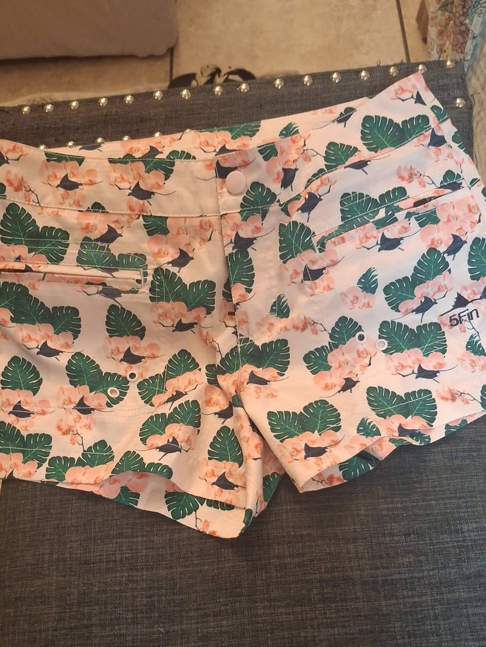 Floral & Leaf Print Women’s Bermuda Shorts - Pink & Green